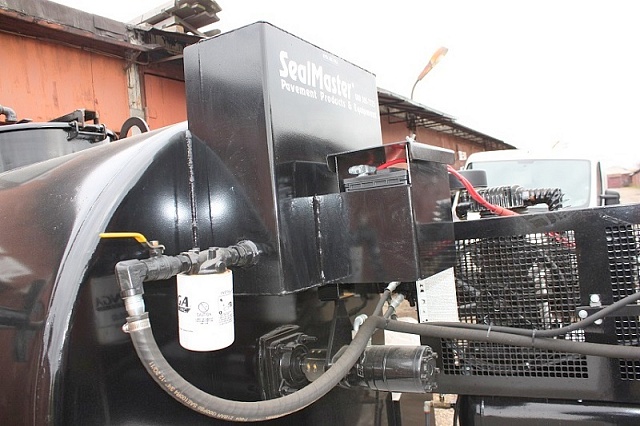 Техническое обслуживание оборудования: Машины для нанесения герметизирующего покрытия на асфальт